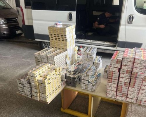 Откриха 7630 кутии цигари в тайници на български коли, пътуващи за Западна Европа