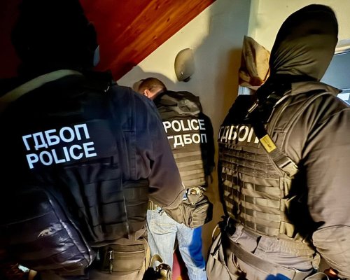 ЕКШЪН В ПЕТРИЧ! ГДБОП РАЗБИ НАРКОГРУПА, ОСЕМ СА С БЕЛЕЗНИЦИ, НАПРЕЖЕНИЕ В РОМСКАТА МАХАЛА