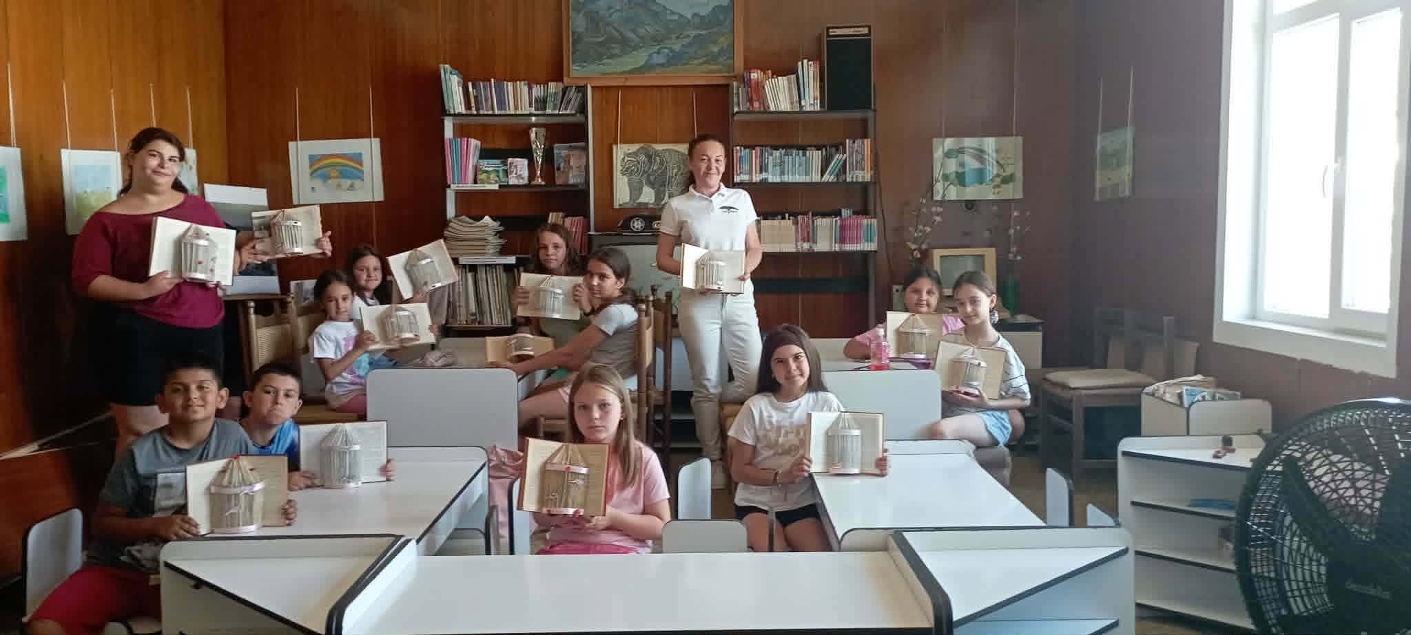 Забавно лято в Кресна гостува на книгите в Народно читалище Култура-1932 Забавно лято в Кресна гостува на книгите в Народно читалище Култура-1932