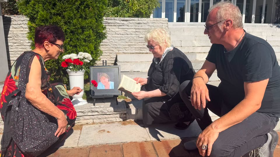 Поклон пред Надежда Захариева в Сандански Поклон пред Надежда Захариева в Сандански