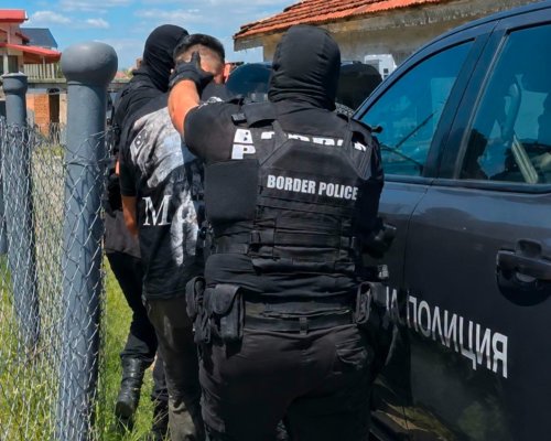 Разбиха схема за рент-а-кар измами за близо 900 000 евро, задържани са 10 души
