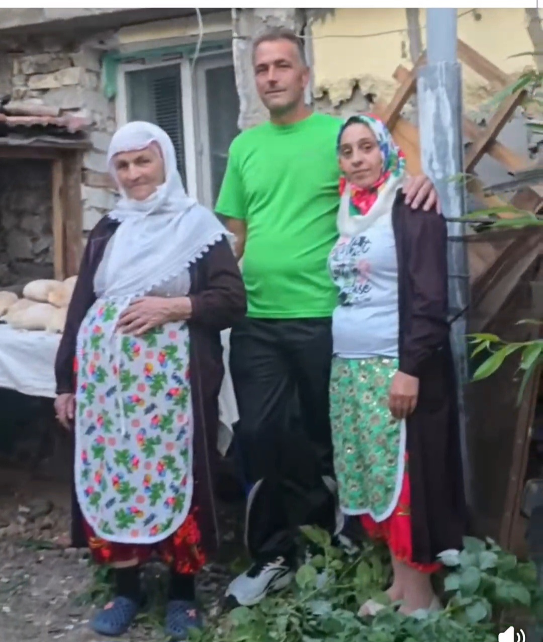 Огънят отново пламна в Рибново-фамилия Дряновски възроди домашния хляб след 25 години