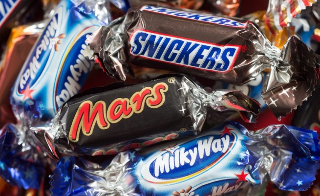 Марс изтегля продуктите си в 56 страни заради пластмаса