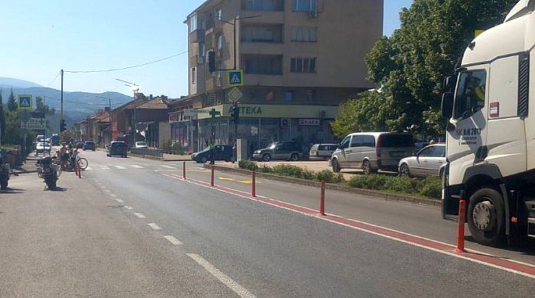 Жители на Кресна излизат на протест срещу забраната за ляв завой в града