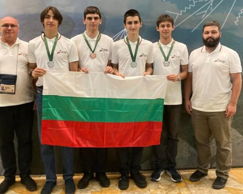 Гордост: Гимназист от Гоце Делчев донесе медал от Международната олимпиада по физика в Колумбия
