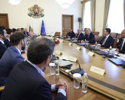 След среща с премиера Радев: Барселона подава ръка на България за младите футболисти