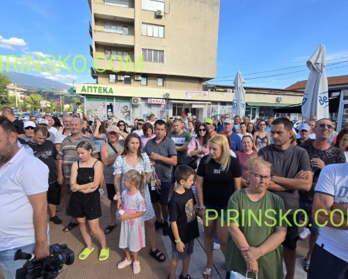 НА ЖИВО: Започна протестът в Кресна, гражданите излязоха на Е-79 след скандал със спорните пътни знаци