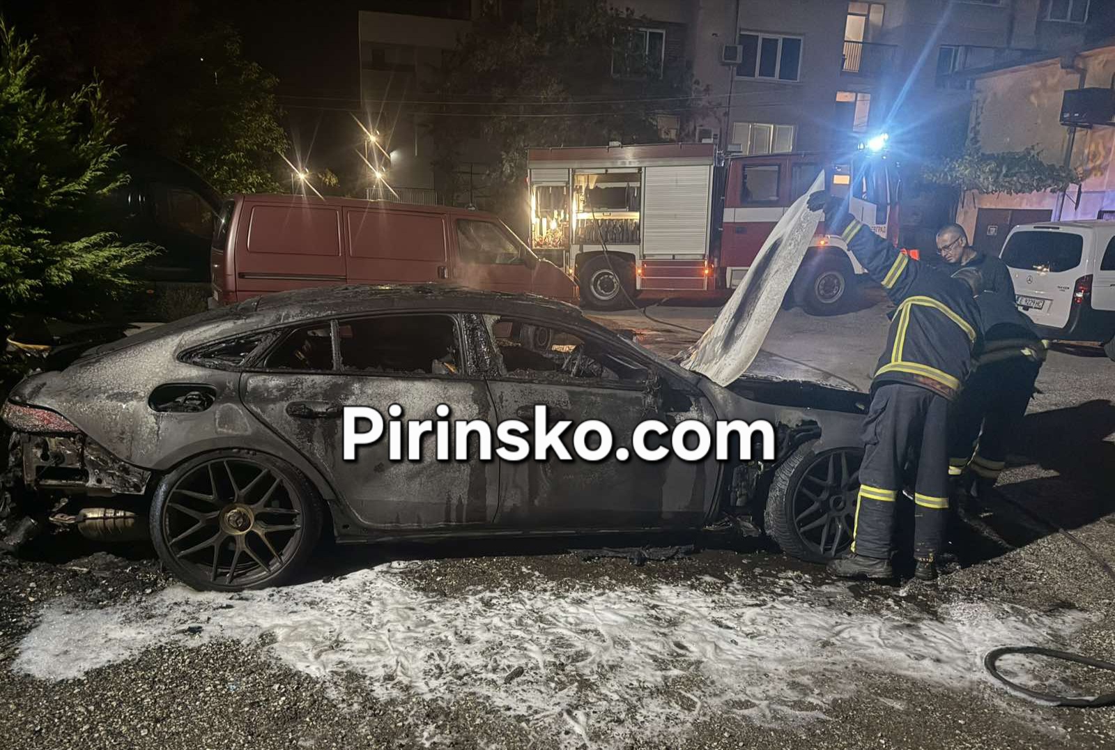 Огнен ад в Благоевград! Маскиран подпали луксозен Мерцедес , собственикът посочи кого подозира Огнен ад в Благоевград! Маскиран подпали луксозен Мерцедес , собственикът посочи кого подозира