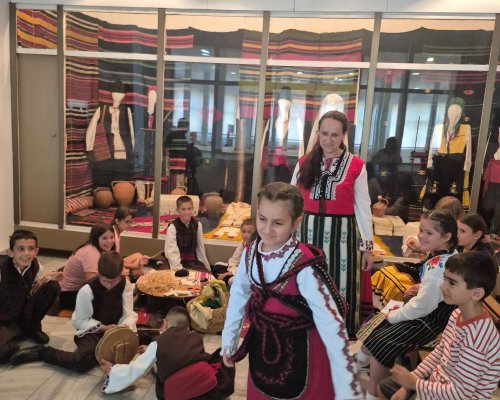 Mост между поколенията в Белица