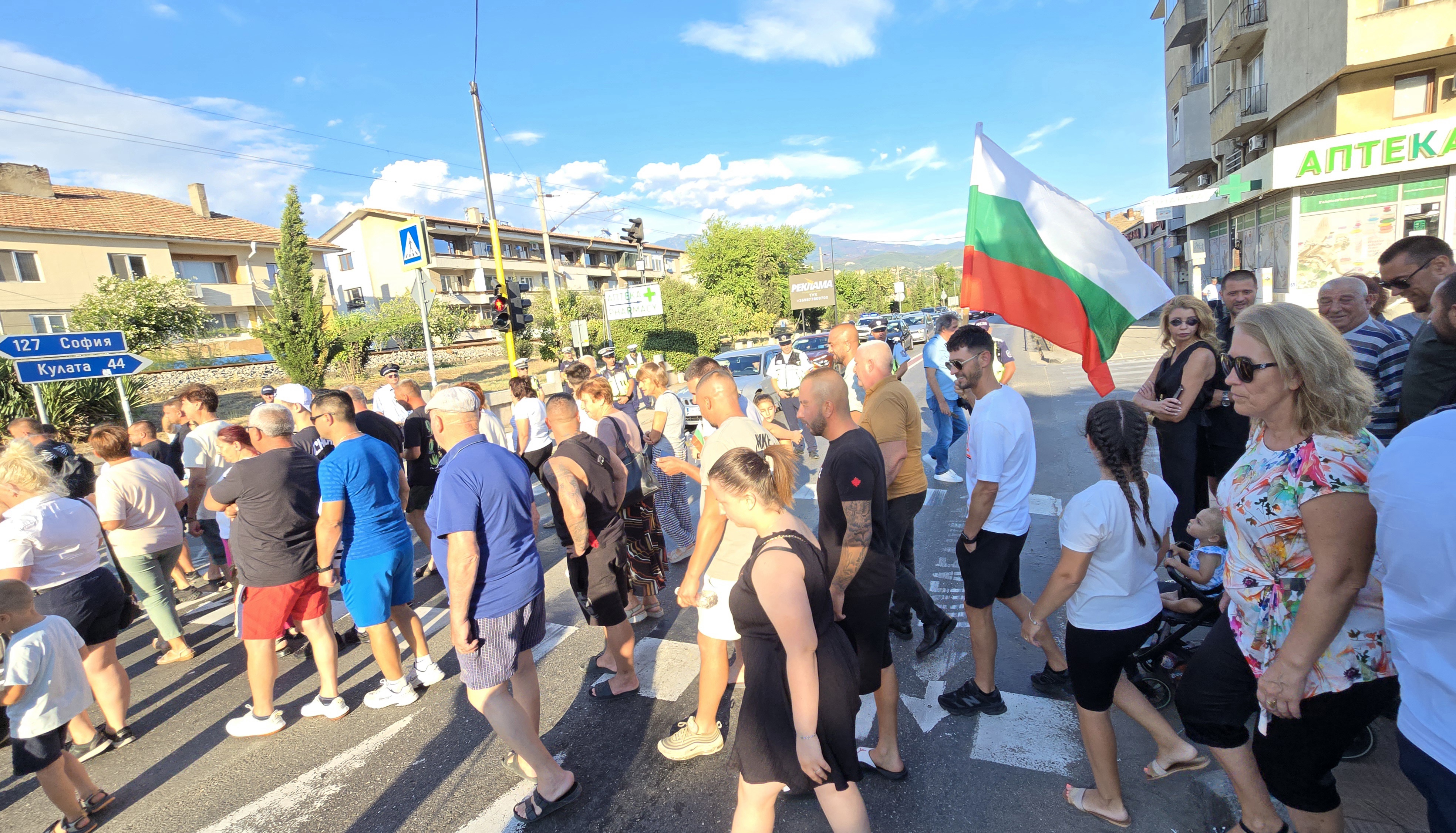 Горе главата, Кресна!: Кметът Николай Георгиев защити гражданската позиция на жителите