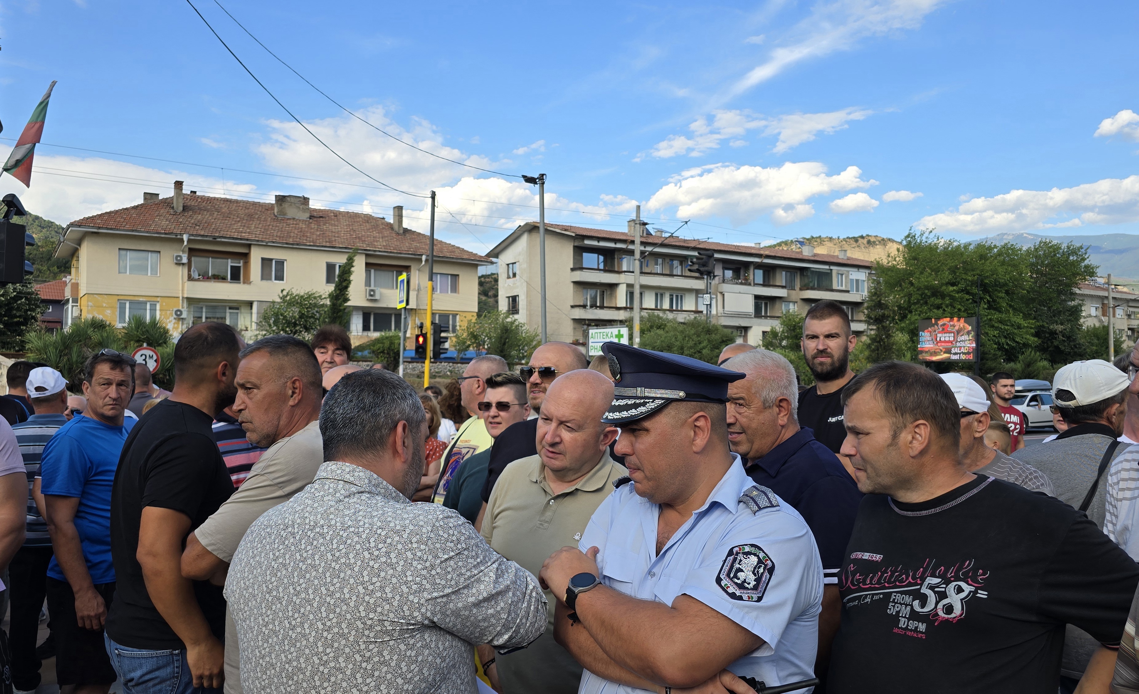 Горе главата, Кресна!: Кметът Николай Георгиев защити гражданската позиция на жителите