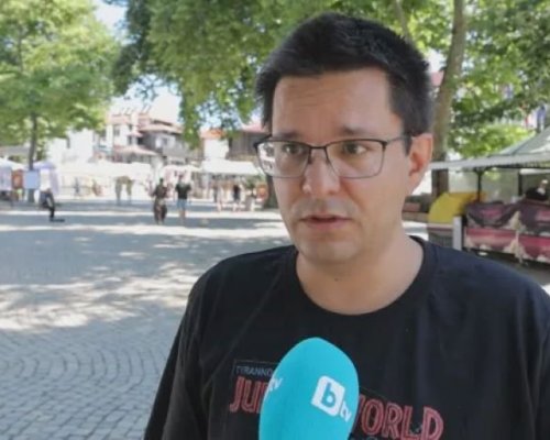 Шофьор на автобус отвлече дете, родителите му останаха на спирката