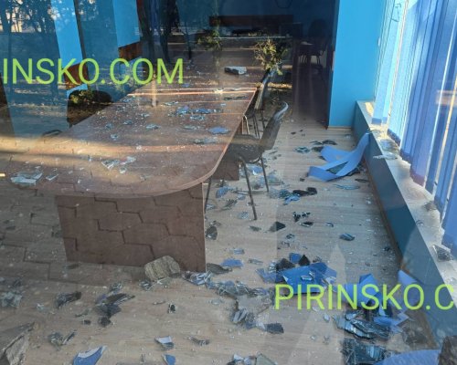 РЕАКЦИЯ СЛЕД ПОГРОМА НАД ОФИСА НА ДПС В БЛАГОЕВГРАД! Общински съветник осъди вандалския акт