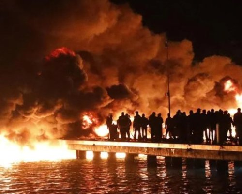 Хиляди туристи в паника: Бодрум в пламъци, 12 хеликоптера гасят горския пожар