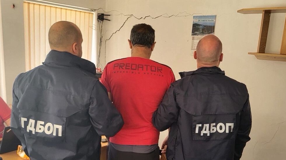 ГДБОП щурмува Якоруда, трима са задържани