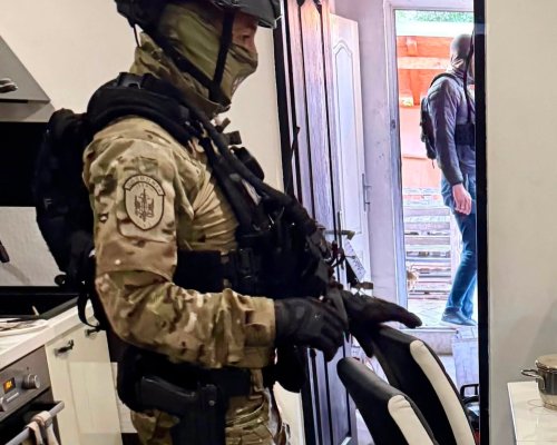 Петима са арестувани за каналджийство през българо-сръбската зелена граница, сред тях двама полицаи и организатор на престъпната мрежа