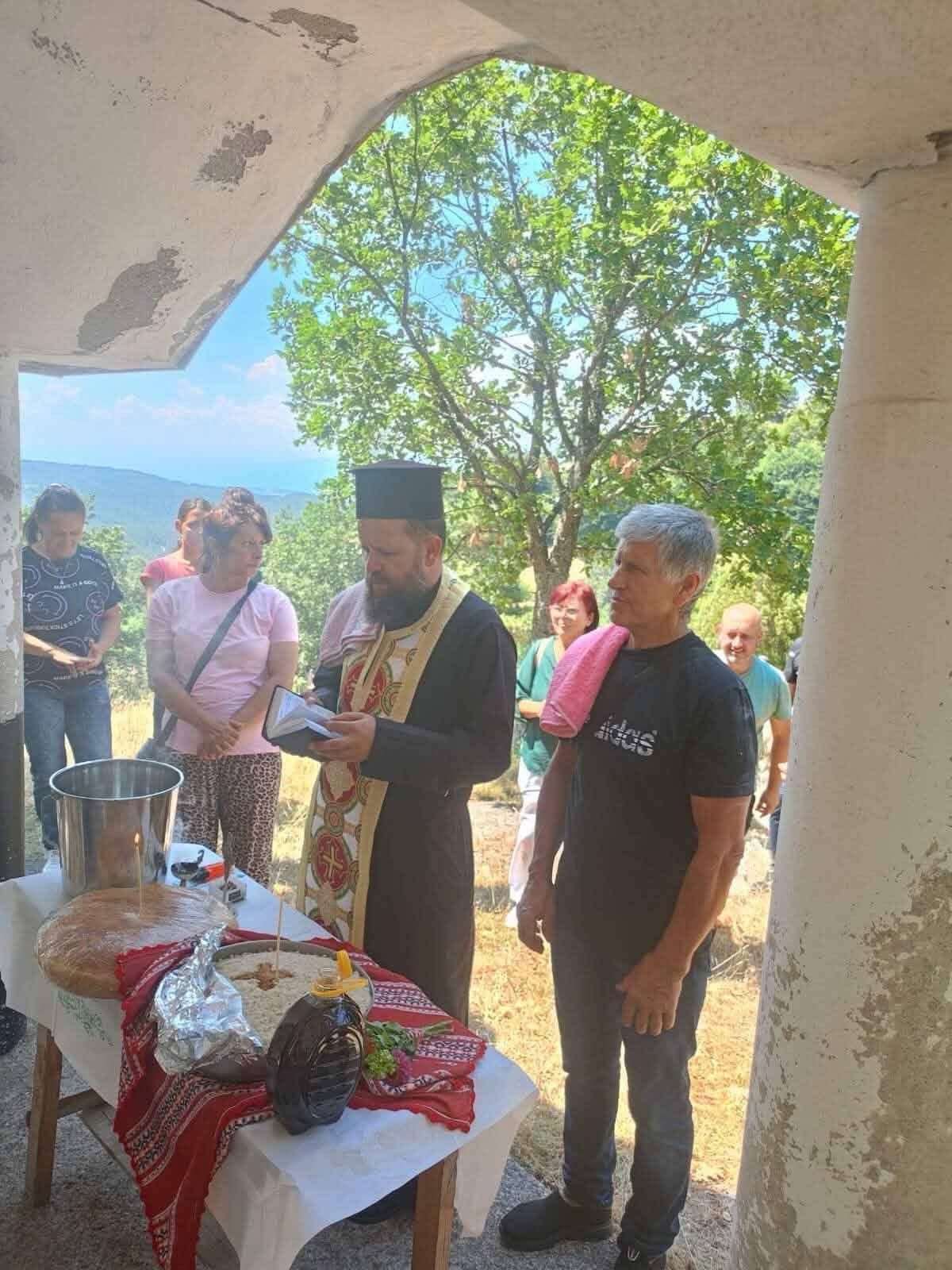 Село Ракитна отбеляза храмовия празник на параклис Света Марина Село Ракитна отбеляза храмовия празник на параклис Света Марина
