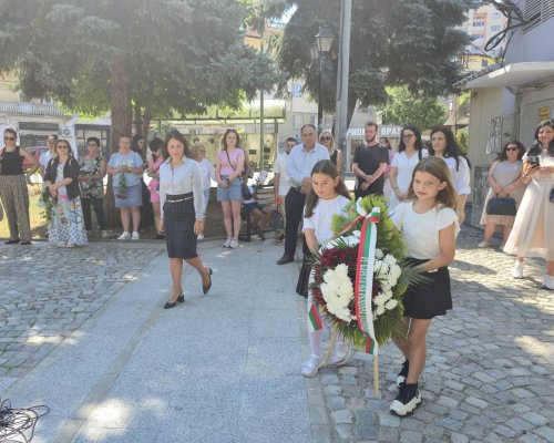 Дупница се поклони пред делото на Апостола на свободата