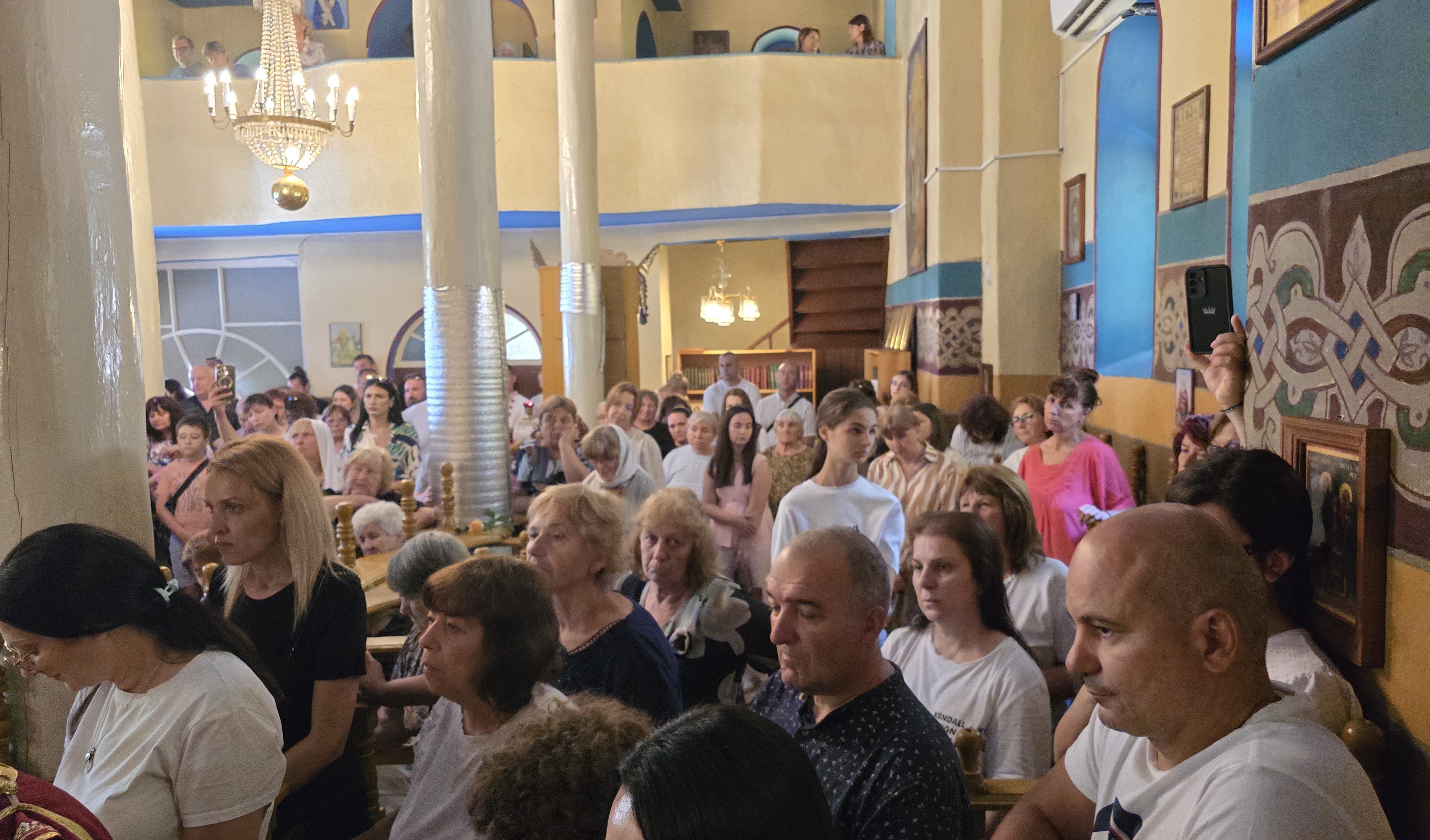 Вековен юбилей с патриаршеска света литургия: Лешница отбеляза 100 години от храма Св. Великомъченица Марина
