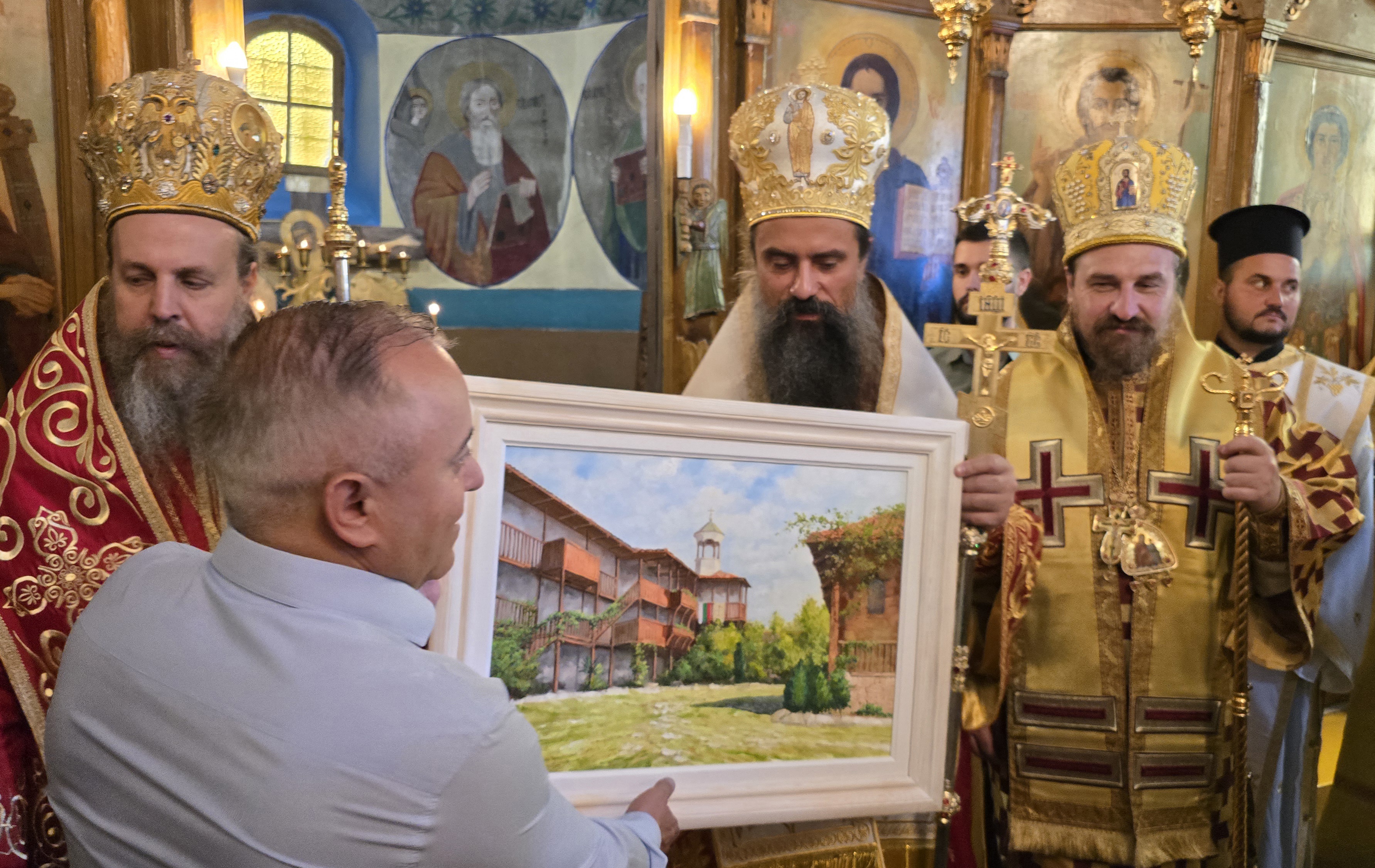 Вековен юбилей с патриаршеска света литургия: Лешница отбеляза 100 години от храма Св. Великомъченица Марина
