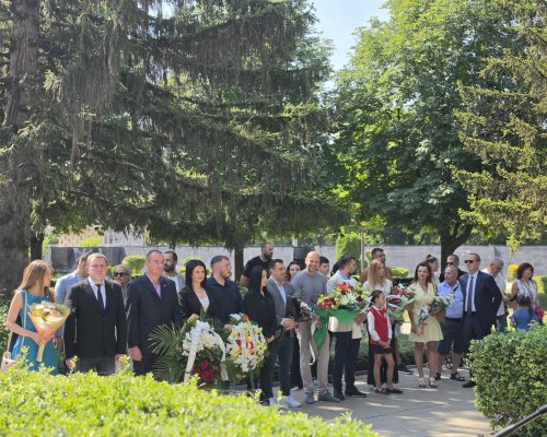 С признателност към делото на Апостола на свободата Перник отбеляза 189 години от рождението на Васил Левски.