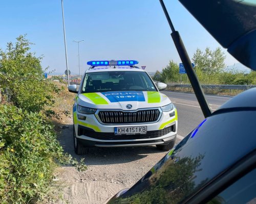 Полицаи от РУ-Рила помогнаха на семейство с едногодишно дете, закъсало на Е-79