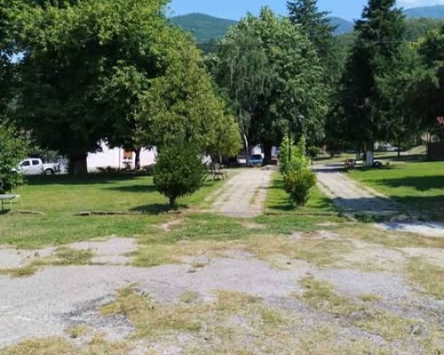 Обновяват централния парк в село Беласица