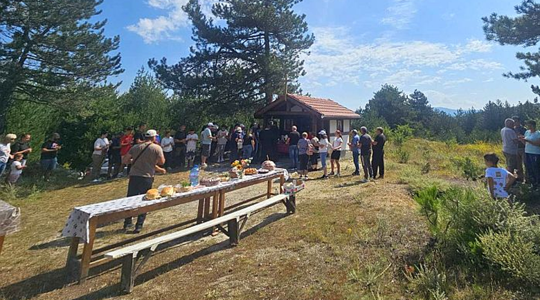 С вяра и добрина: Здрвачо и Жулиета Галчеви построиха трети параклис над Добринище