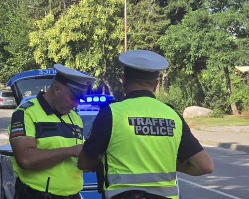 37-годишен мъж потроши два автомобила в благоевградския квартал  Еленово