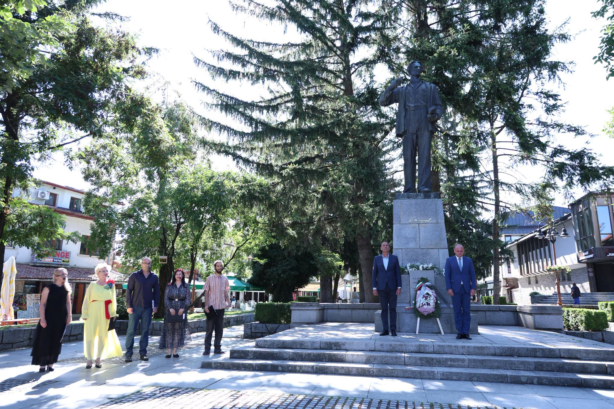 Банско сведе глава пред Никола Вапцаров