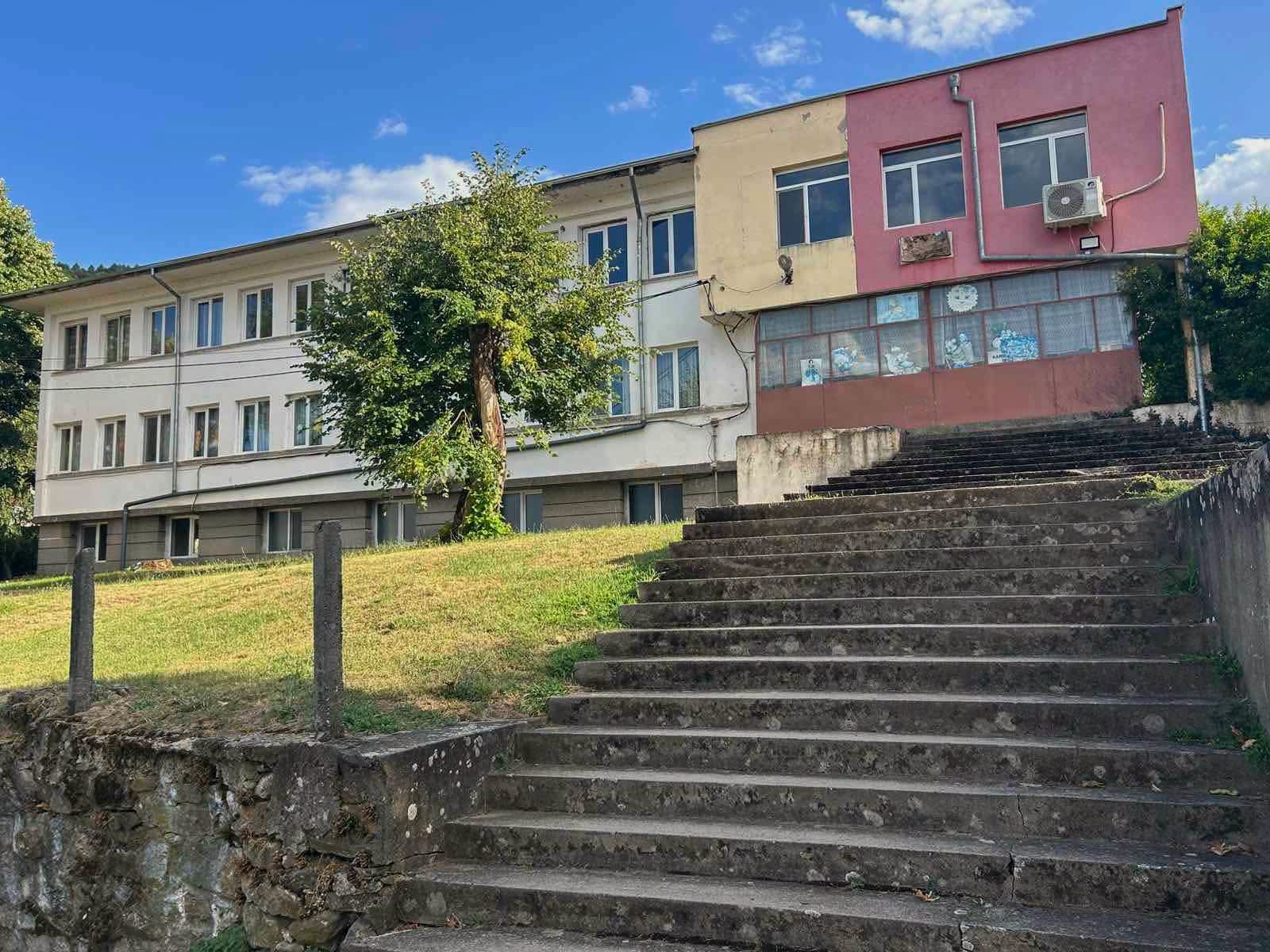 Започна обновяването на ДГ Слънце в село Коларово по Програма Развитие на регионите