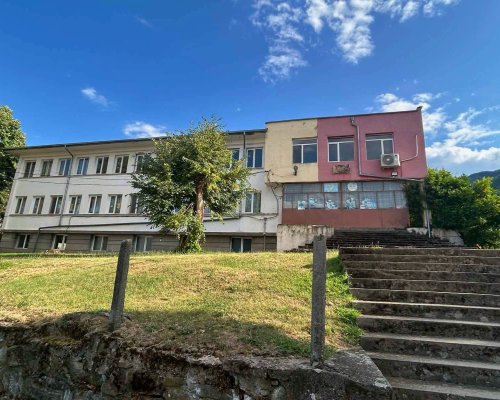 Започна обновяването на ДГ  Слънце  в село Коларово по Програма  Развитие на регионите