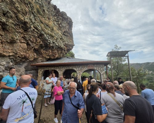 Скалната църква  Св. Пантелеймон  край Петрич отбеляза храмовия си празник