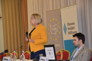 Цецка Цачева: ГЕРБ ще има най-голяма полза от предсрочни избори, но това е недържавническо мислене