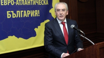Лидерът на Конфедерацията на балканските турци Зюрфетин Хаджиоглу прогнозира 380 000 гласа за новата партия ДОСТ на Лютви Местан