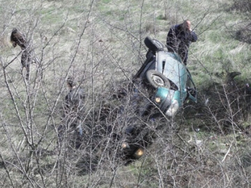 Кола падна в пропаст край благоевградското село Дъбрава, пострада 27-годишна
