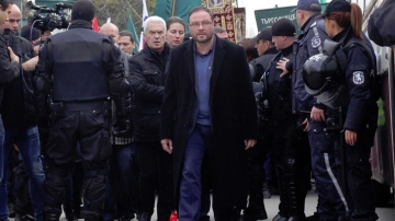 Сидеров се призна за виновен по три обвинения, моли за пробация