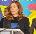 Министър Ангелкова би отбой - пада глобата от 200 лв. за палатка на плажа