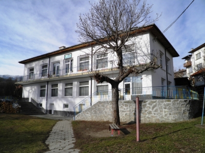 Обновяват детската градина в разложкото село Бачево по проект  Красива България 2014”