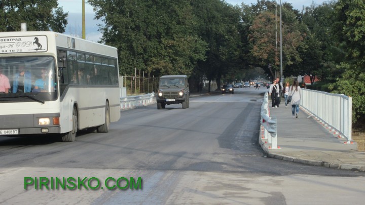 С 10 дни закъснение пуснаха движението по моста на бул.,,Св  Димитър Солунски в Благоевград