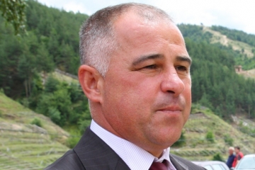 Кметът Апостол Апостолов подари пролетна екскурзия на потребителите от социалните центрове в Симитли