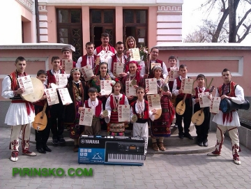 Фолклорна група Веселина към ЦИ Благоевград грабна голямата награда на конкурса Орфеево изворче в град Стара Загора
