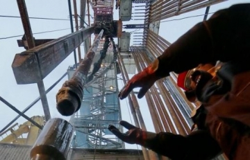 Петролът поевтиня рязко с 6.5 след провала на срещата в Доха