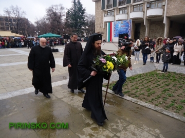 Негово високопреосвещенство Неврокопски митрополит Серафим отслужи Архиерейска Света Литургия в храм Св. Св. Кирил и Методий град Якоруда