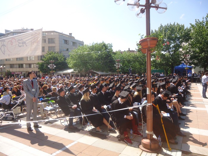 224 бакалаври на Американския университет в България (АУБ) се дипломираха днес на 22-я випуск на университета в Благоевград снимка 4