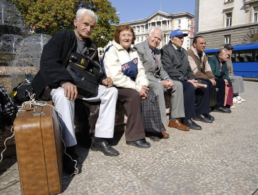 И мъже, и жени в пенсия на 65 години