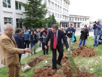 Ритуално засаждане на дървета по  случай Седмицата на гората