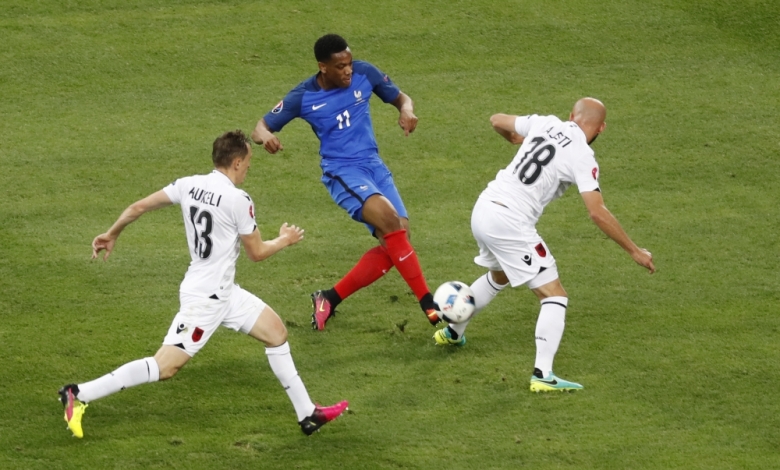 Късни голове на Гризман и Пайе класираха Франция на 1/8-финал