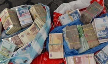 Гурбетчии в Англия се оплакаха, че не могат да изпращат пари за България