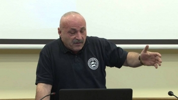 Шефът на паравоенните  патриоти” е старшина  Остап Бендер”